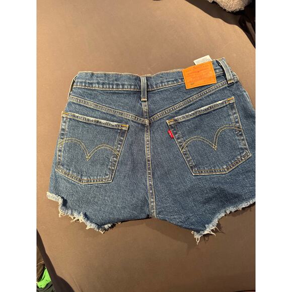 Levi’s 501 Shorts Button Fly Womens Waist 28 Dark Wash - Picture 2 of 3